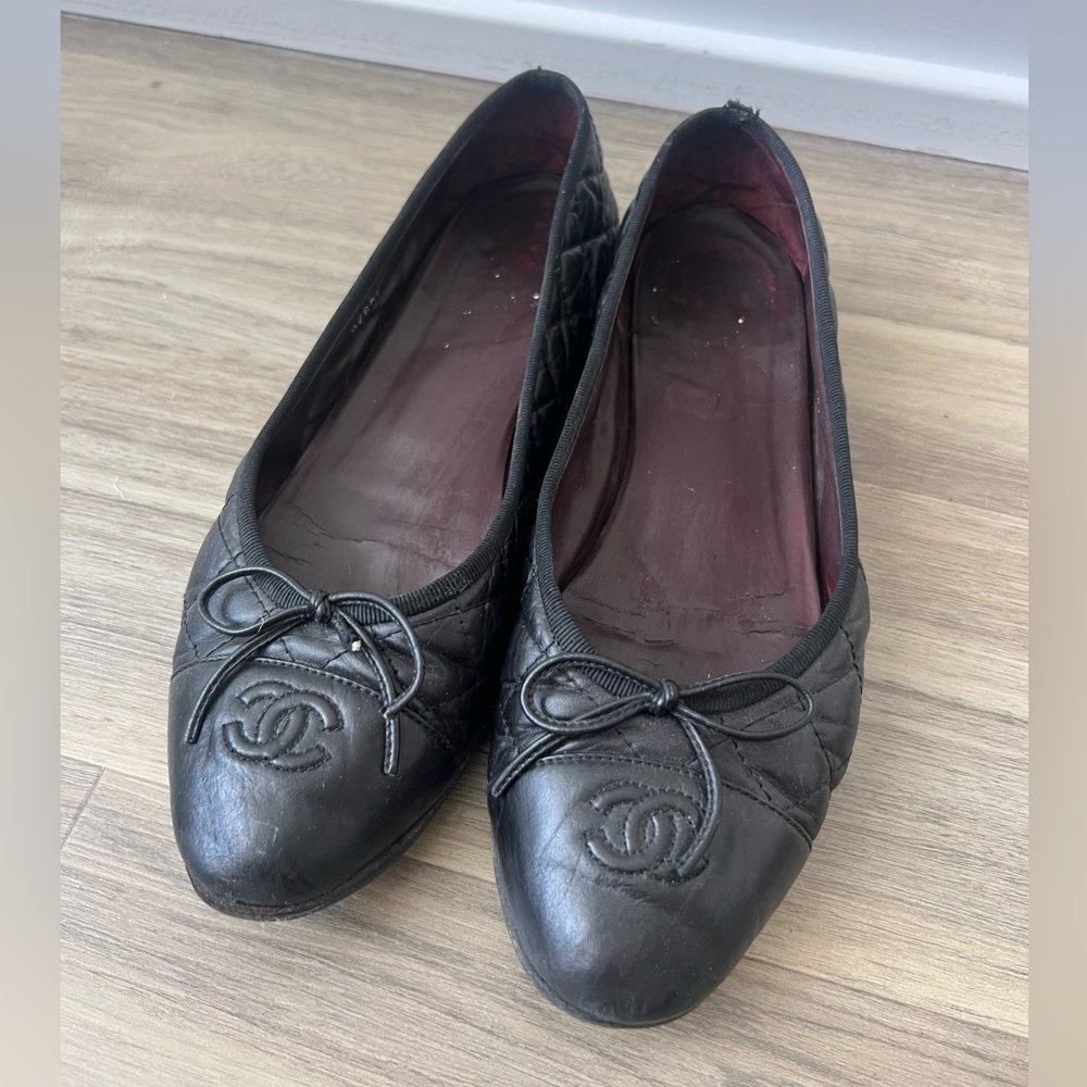 Chanel ballet flats in black size 40.5